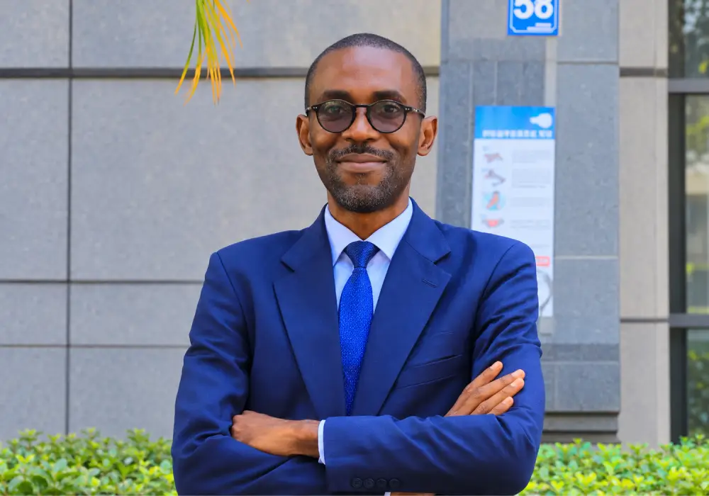 Médiation financière : sept garanties pour rééquilibrer la relation banques-clients, selon Gildas Ndzengue Mbomba.